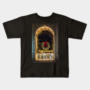 Christmas Wreath on Broadway Kids T-Shirt